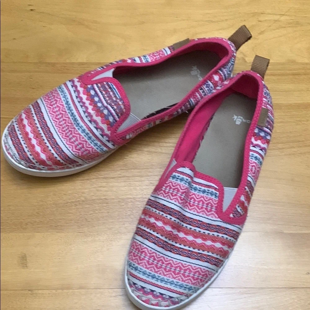 Sanuk Brook TX size 9 pink multi patterned fabric boho slip on shoe GUC